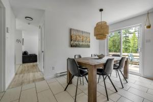 Χώρος καθιστικού στο Initial Yellow Lac-Beauport +24 φωτογραφίες