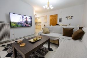 Μια τηλεόραση ή/και κέντρο ψυχαγωγίας στο Vicky's view house
