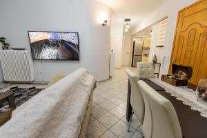 Μια τηλεόραση ή/και κέντρο ψυχαγωγίας στο Vicky's view house