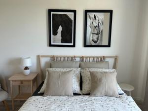 Postel nebo postele na pokoji v ubytování Samorin XBS view apartman plus parking