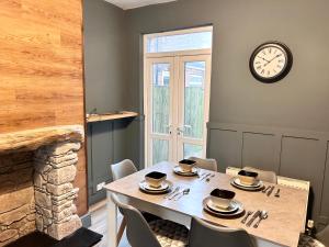Φωτογραφία από το άλμπουμ του Beautiful 4 bedroom property with 5G WI-FI and smart tv σε Hull