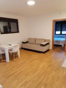 Khu vực ghế ngồi tại Sneža 5