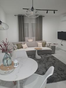 Un lugar para sentarse en Apartman Simon 17 fotos más