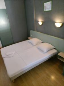 Gallery image of Hotel Saint Jean Baptiste in Lourdes +45 photos
