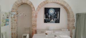 A bathroom at Trulli Almadè