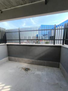 Gallery image of Estudios Homer y Disney con piscina climatizada, piscina exterior,gimnasio, coworking, padel,Netflix y wifi gratis in San Sebastián de los Reyes