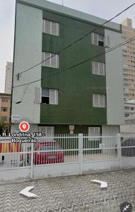 Το κτήριο όπου στεγάζεται  το διαμέρισμα