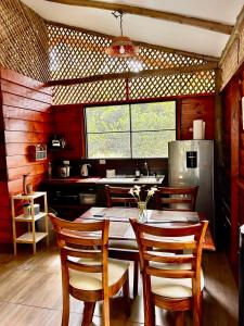 Kuchyň nebo kuchyňský kout v ubytování Casa LORA Eco tourism or remote work + 14 fotografií