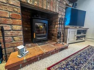 Fotografie z fotogalerie ubytování Well Furnished Holiday Cottage In The Heart Of Docking, Norfolk Ref 99009Ht v destinaci Docking