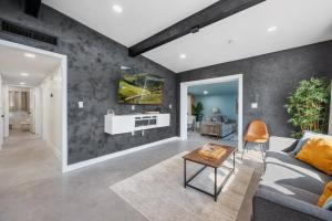 Gallery image of Heated Pool, Lush Breezeway, Bikes, BBQ, Near Beach in Merritt Island