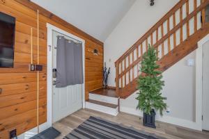 Fotografie z fotogalerie ubytování Retrievers Retreat High Tech Log Cabin Oasis v destinaci Berkeley Springs + 47 fotografií