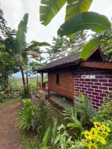 Serenity Lodge Tetebatu Lombok外面的花园