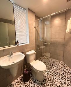 Ένα μπάνιο στο Saigon Holiday House