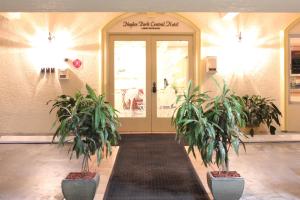 Gallery image of Naples Park Central Hotel in Naples