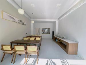 Khu vực ghế ngồi tại Zhangjiajie JoyMaple Hotel