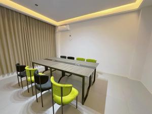 Khu vực hỗ trợ khách đi công tác/phòng hội thảo tại Zhangjiajie JoyMaple Hotel