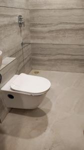 Koupelna v ubytování Hotel Crystal Goregaon West Link Road, Mumbai