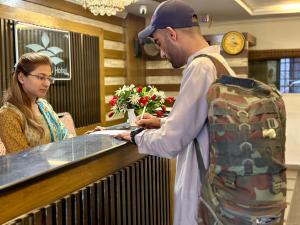 Galería fotográfica de The Grand Hotel Multan en Multán