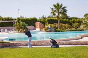Бассейн в Relais Masseria Caselli или поблизости