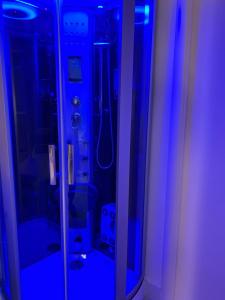 A bathroom at Confort Suites