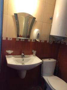 Koupelna v ubytování Afrodita Hotel