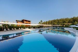 Bazén v ubytování Hattusa Vacation Thermal Club Erzin nebo v jeho okolí