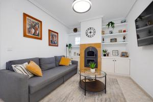 Część wypoczynkowa w obiekcie CB Living - Cozy condo with patio, Playa Flamenca