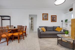 Część wypoczynkowa w obiekcie CB Living - Cozy condo with patio, Playa Flamenca