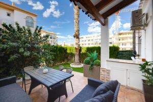 Balkon lub taras w obiekcie CB Living - Cozy condo with patio, Playa Flamenca