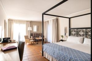 Cama o camas de una habitación en Parador de Málaga Gibralfaro