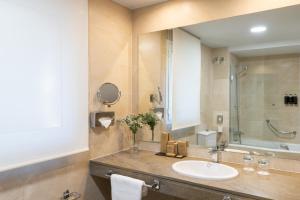 Un baño de Parador de Málaga Gibralfaro