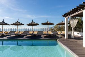 Piscina en o cerca de Parador de Málaga Gibralfaro