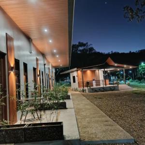 Κήπος έξω από το Orchrd Lodge