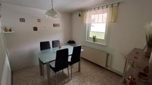 TV a/nebo společenská místnost v ubytování Apartma Arh