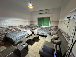 พื้นที่นั่งเล่นของ Decapolis 8