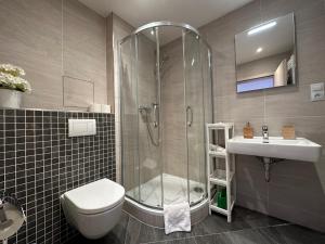 Ένα μπάνιο στο Garden Towers Residence - Free Underground Parking +33 φωτογραφίες