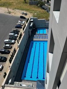 Πισίνα στο ή κοντά στο Amazing new apartment in the middle of Amman