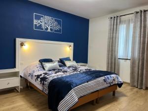 Afbeelding uit fotogalerij van Maison Hyacinthe of Tournesol geniet in luxe in Castelnaud La Chapelle +17 foto's