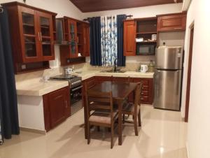 Η κουζίνα ή μικρή κουζίνα στο Rambukkana Vacation Hideaway +15 φωτογραφίες
