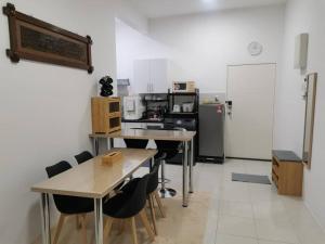 Dapur atau dapur kecil di myuu homestay +10 gambar