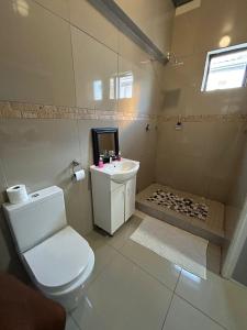 Et badeværelse på On Wynne Guest House + 12 billeder