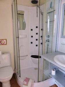 Un baño de Appart'Hôtel Bellevue