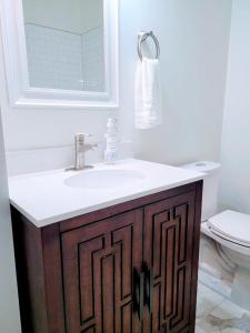 Ένα μπάνιο στο Walk To Duke Campus! 1 Bedroom In Trinity Park!