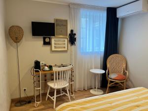 Телевизор и/или развлекательный центр в Irin Hotel