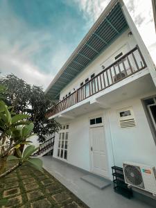 Tòa nhà nơi khách sạn căn hộ tọa lạc