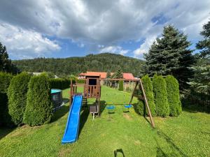 Herní místnost nebo prostor pro děti v ubytování Lutra Montana