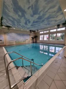 Bazén v ubytování Hotel am Rosenpark nebo v jeho okolí