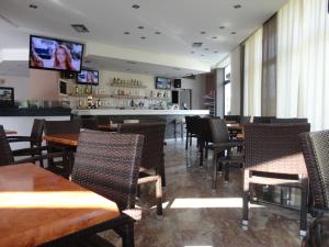 Ο χώρος του lounge ή του μπαρ στο Morfeas Hotel 