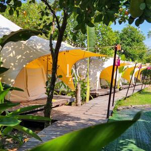 Zahrada ubytování Lac Glamping Trian Lake