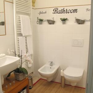A bathroom at B&B al 19